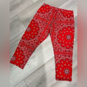 NWOT capri leggings